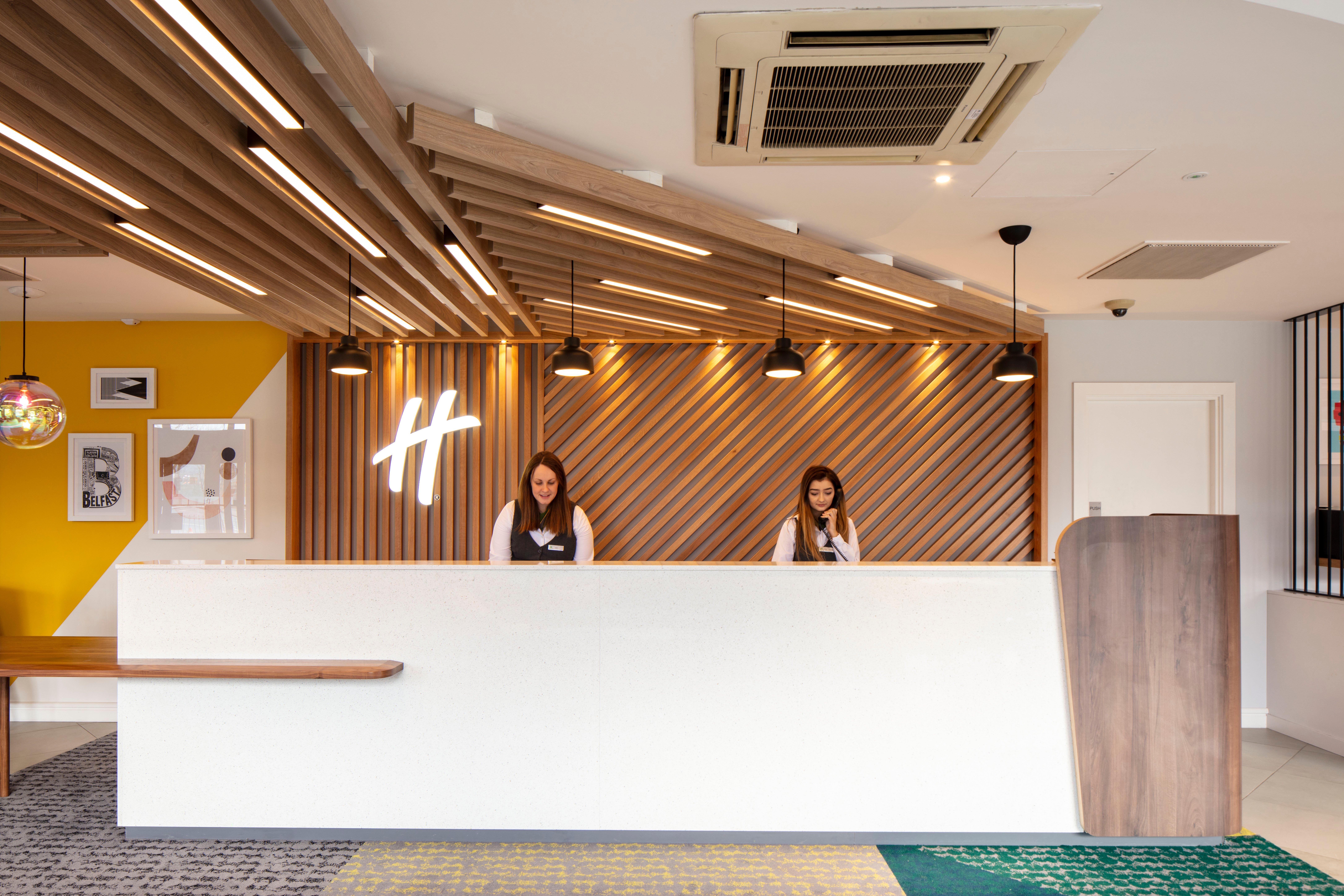 Holiday Inn Belfast By Ihg Esterno foto